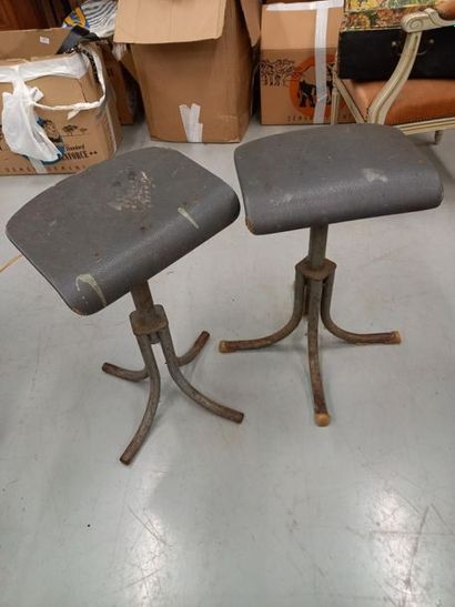 Paire de tabourets d'atelier
