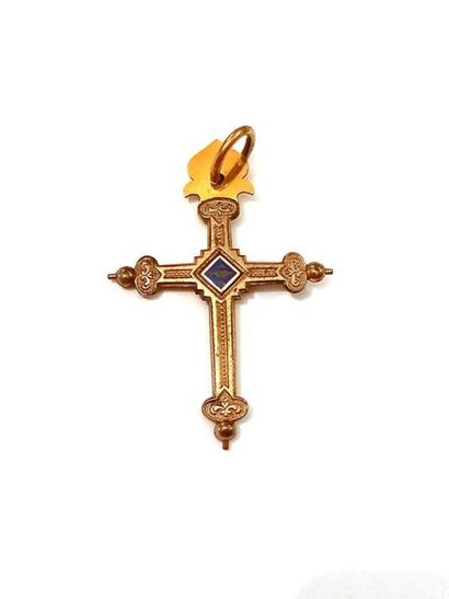 Croix en métal doré
L : 6.5 cm