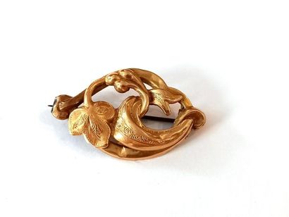 Broche en or épingle en métal 
Poids: 4 ...