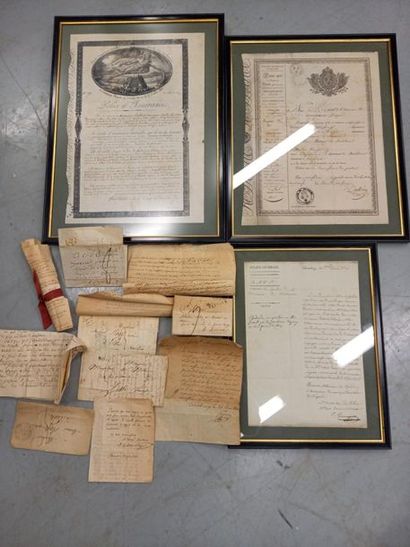 Lot de vieux papiers dont lettres