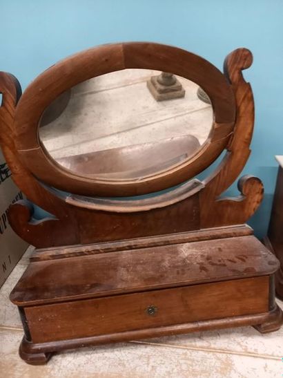 Petite coiffeuse en bois de placage et petite...