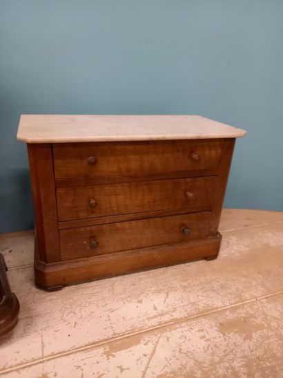 Petite coiffeuse en bois de placage et petite...