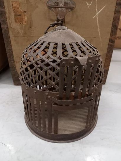 Cage à oiseau en métal
H : 42 cm