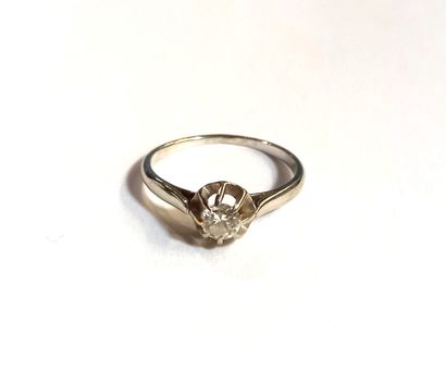 Bague en or blanc (750) 18K et platine griffée...