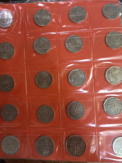Classeur de pièces dont pièces en argent...