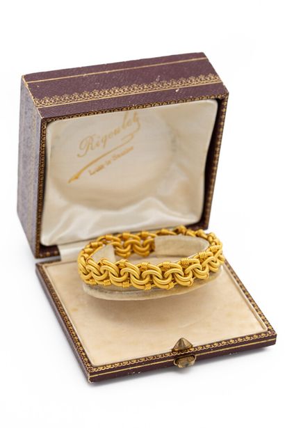 Bracelet en or jaune, mat 18 K (750) maillons...