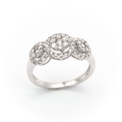 Bague trilogie en or blanc (750) 18K sertie...