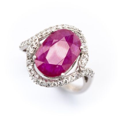 Bague ovale ajourée en or blanc (750) 18K,...