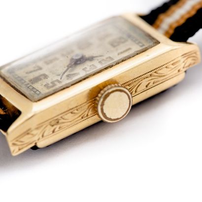 Montre de dame, boîtier en or jaune (750)...