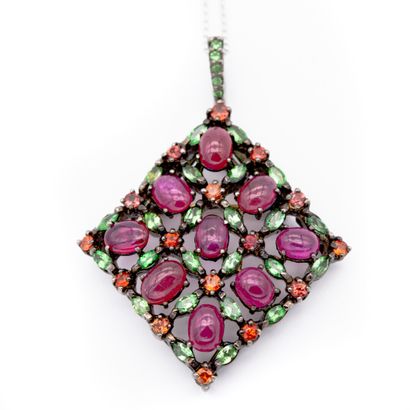 Pendentif losange en argent, épingle en or...
