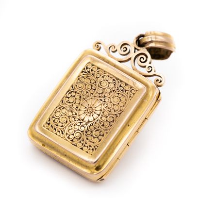 Pendentif porte photos en or jaune (750)...