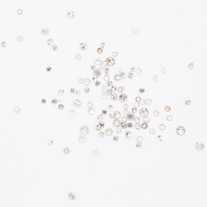 Lot de diamants de différentes tailles et...