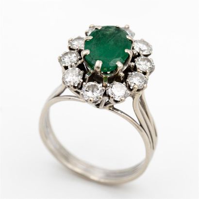 Bague marguerite en or blanc (750) 18K et...