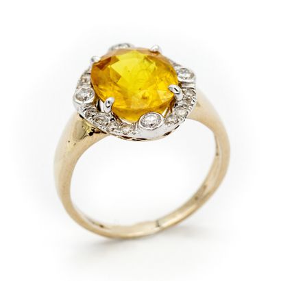 Bague en or blanc (750) 18K, ornée d'un saphir...