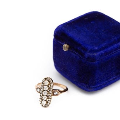 Bague en or jaune 18 K(750), façon marquise...