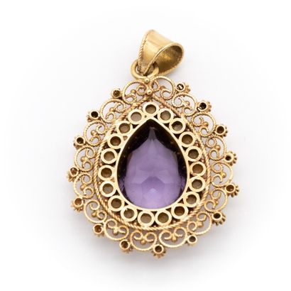 Pendentif goutte en or jaune (750) 18K serti...