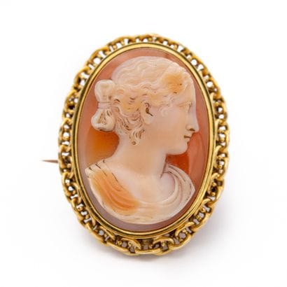 Broche en or jaune 18 K (750), camée agate...