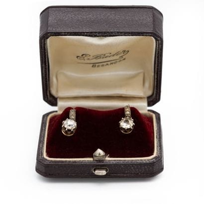 Paire de boucles d'oreilles dormeuses en...