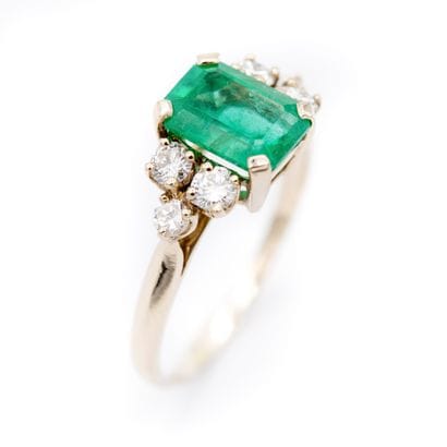 Bague en or blanc (750) 18K, ornée d'une...