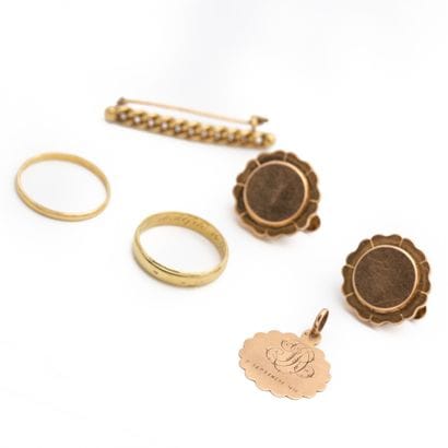 Lot en or jaune 18 K (750) : paire de boutons...