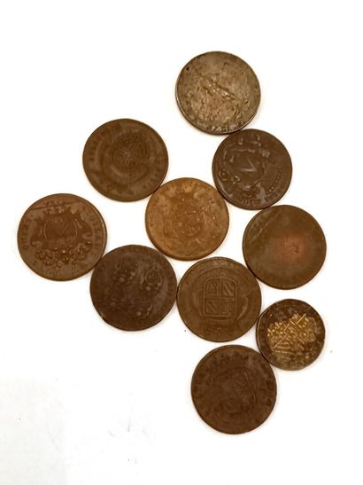 10 JETONS : 8 en cuivre. (7 de bourgogne...