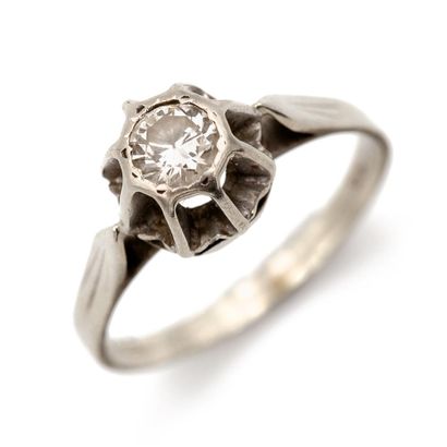 Bague en or blanc (750) 18K sertie clos en...