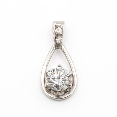 Pendentif en or blanc (750) 18K griffé d'un...