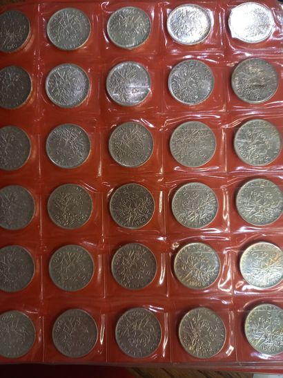 Classeur de pièces dont pièces en argent...