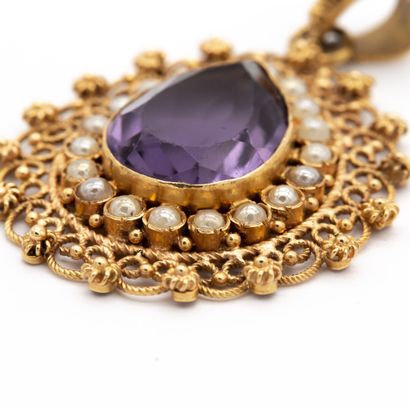 Pendentif goutte en or jaune (750) 18K serti...