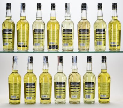 COLLECTION COMPLÈTE DE 62 BOUTEILLES DE CHARTREUSE...