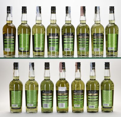 COLLECTION COMPLÈTE DE 62 BOUTEILLES DE CHARTREUSE...