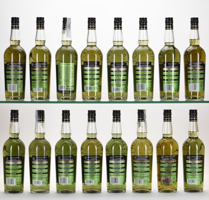 COLLECTION COMPLÈTE DE 62 BOUTEILLES DE CHARTREUSE...