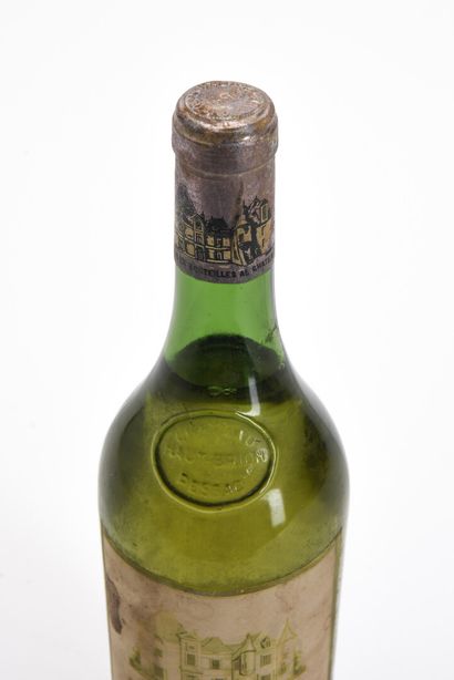 1 B CHÂTEAU HAUT-BRION Blanc (3,7 cm; e.t.h;...