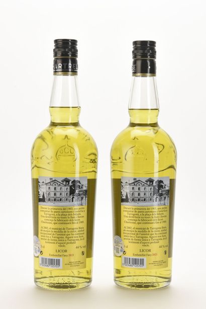 2 B CHARTREUSE LA TAU 70 cl 44% (mise 2021)...