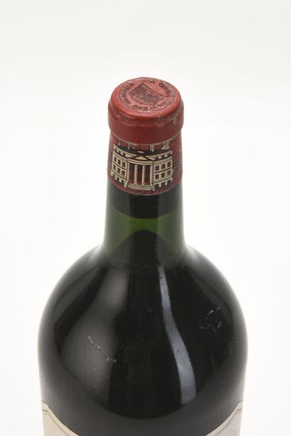 1 Mag CHÂTEAU MARGAUX (B.G; e.t.h. légères...