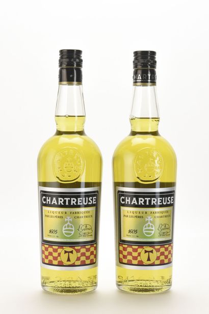 2 B CHARTREUSE LA TAU 70 cl 44% (mise 2021)...
