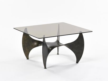 Dans l'esprit de COSTAS COULENTIANOS

Table...