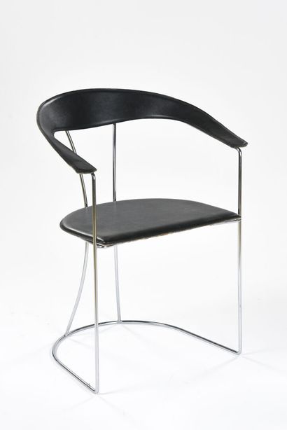 ARRBEN, ITALIA

Suite de quatre chaises modèle...
