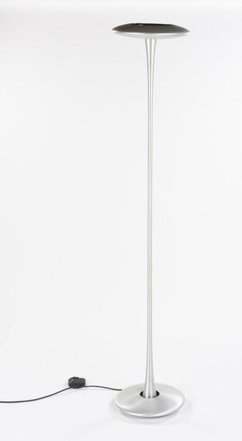 Marc NEWSON (né en 1963)

Lampadaire modèle...