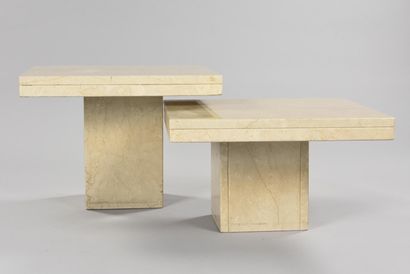 TRAVAIL ITALIEN 

Paire de tables gigognes...