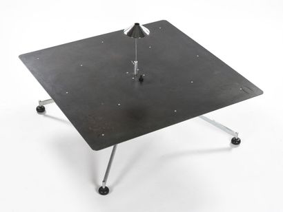 Carlo FORCOLINI (Né en 1947)

Table basse...