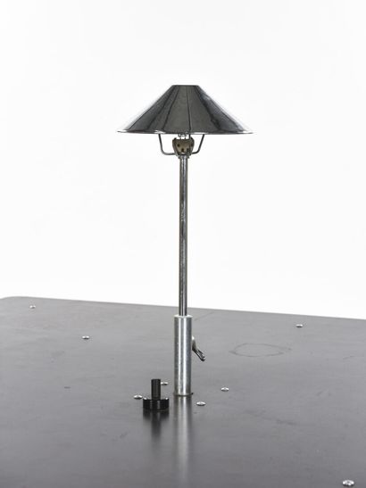 Carlo FORCOLINI (Né en 1947)

Table basse...