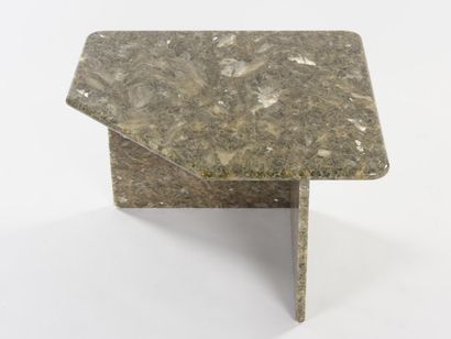 TRAVAIL ITALIEN 1970

Suite de trois tables...