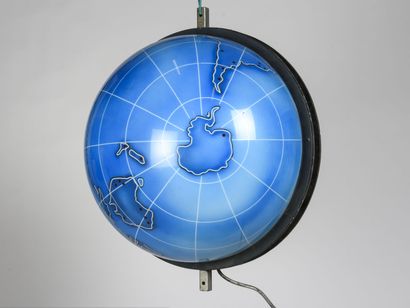 TRAVAIL 1990

Objet publicitaire

Globe terrestre...