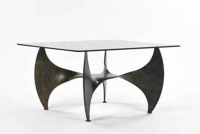 Dans l'esprit de COSTAS COULENTIANOS

Table...