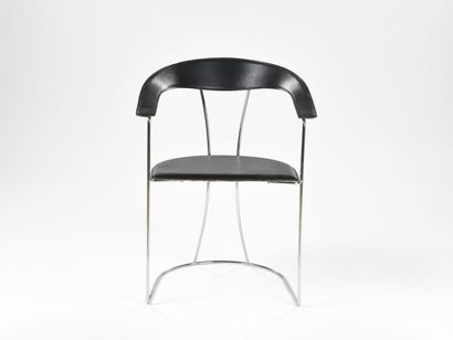 ARRBEN, ITALIA

Suite de quatre chaises modèle...