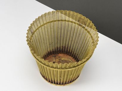 Mathieu MATEGOT (1910-2001).

Cache pot en...