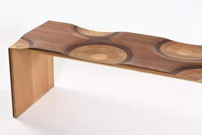 Toyo ITO (né en 1941)

Banc modèle Ripples...