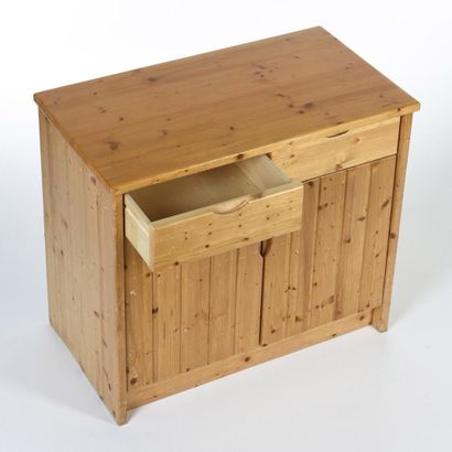 ARC MOBILIER

Commode à deux tiroirs et deux...
