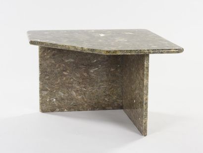 TRAVAIL ITALIEN 1970

Suite de trois tables...